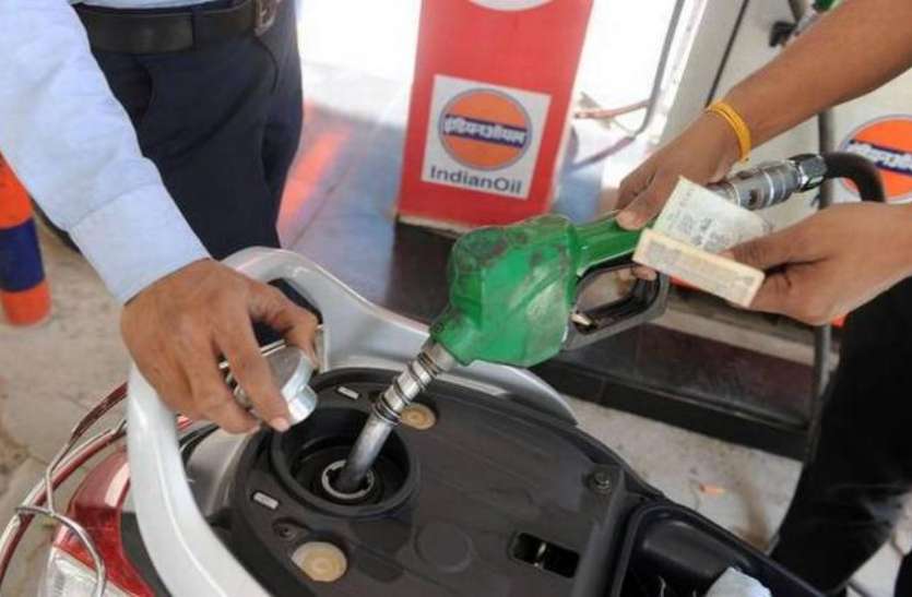 Petrol-diesel price पेट्रोल के दाम 87 आैर डीजल हुअा 76 रुपए पार, 50 पैसे प्रति लीटर अधिक बढ़े दाम