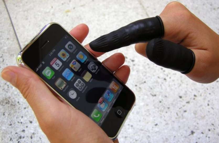 smartphone bacteria आपके मोबाइल की स्क्रीन पर पनप रहा है ये खतरनाक बैक्टीरिया, ले सकता है जान तक