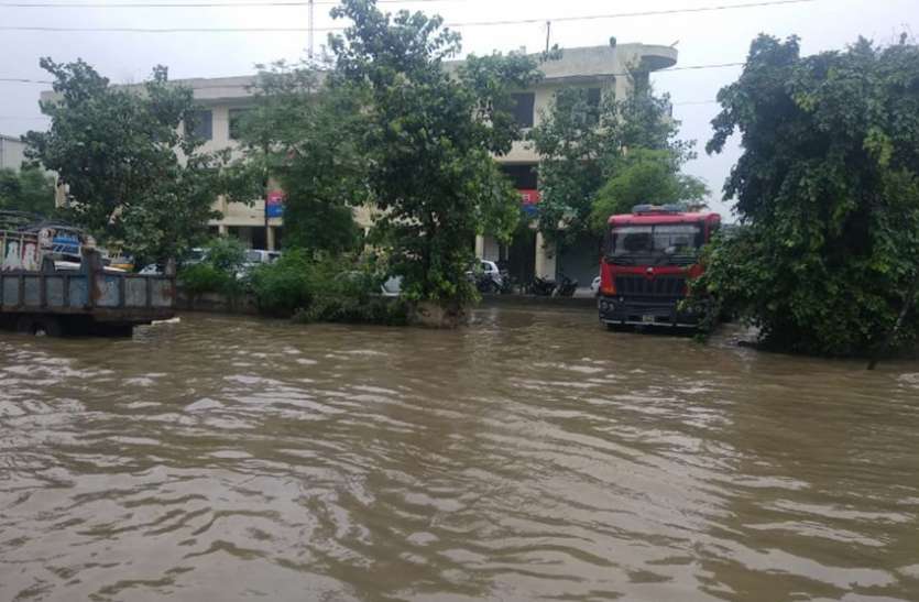 weather updates ठंड ने तोड़ा रिकॉर्ड, बारिश की वजह से पिछले पांच साल में दिल्ली एनसीआर में पड़ा सर्वाधिक ठंड