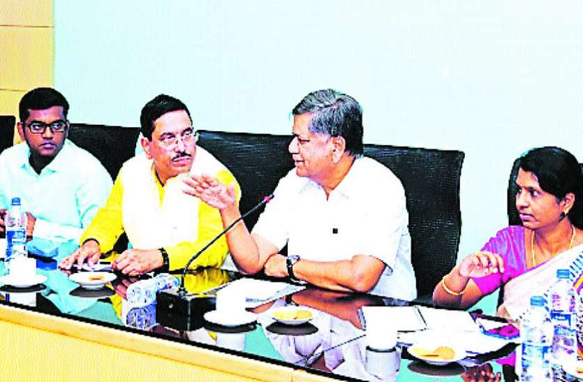 विकास कार्य में धर्म बाधा ना बने विकास कार्य में धर्म बाधा ना बने