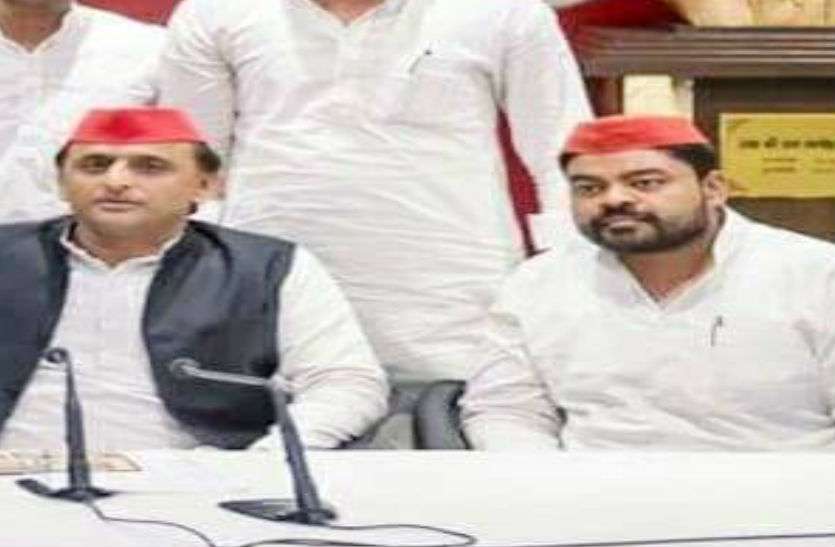 SP Leader गालीबाज सपा नेता पर कार्रवाई न करना इंस्पेक्टर को पड़ा भारी, एसएसपी ने की ये कार्रवाई