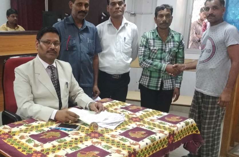 People do not live up to no court 21 साल पुराने मारपीट के मामले में हुआ राजीनामा