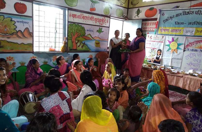 the Nutrition Diet Month पोषण आहार माह के अंर्तगत व्यंजन प्रदर्शनी का आयोजन