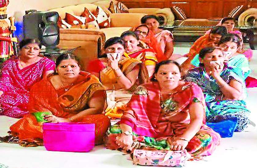 bilaspur women कल्पसूत्र का वाचन कर महिलाओं ने गाए भक्ति गीत, बच्चों ने दी मनमोहक कार्यक्रमों की प्रस्तुति