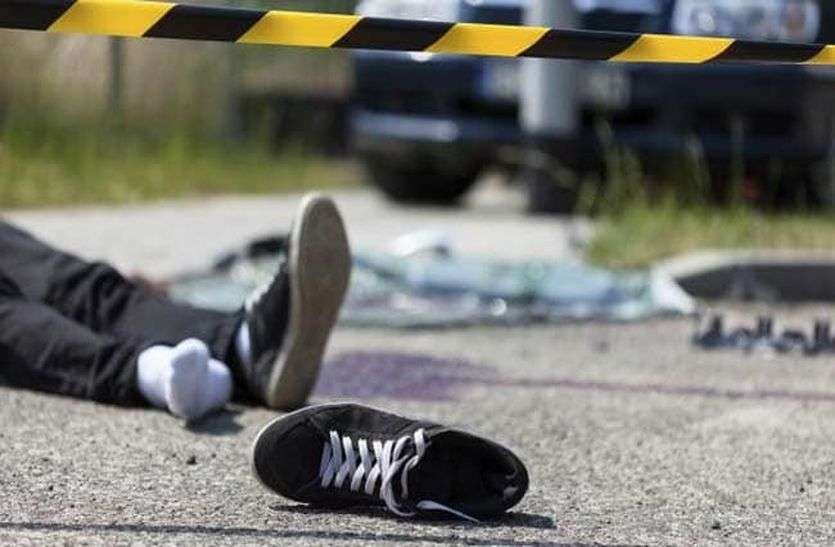 Two men died in road accident in Raghunath village of sikar सीकर में बेकाबू रोडवेज बस की टक्कर से दो युवकों की मौत