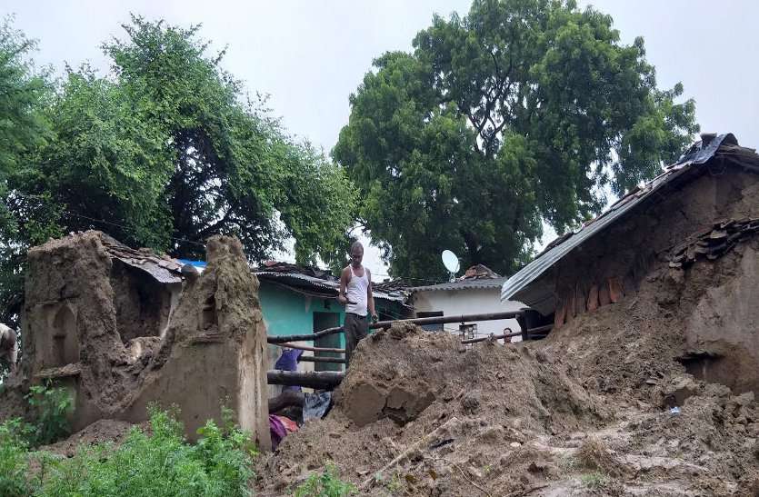 Heavy Rain in Baran Breaking News: तेज बारिश से बारां में ढहे मकान, दो बच्चों की मौत, 4 जिंदगियां मौत से कर रही संघर्ष