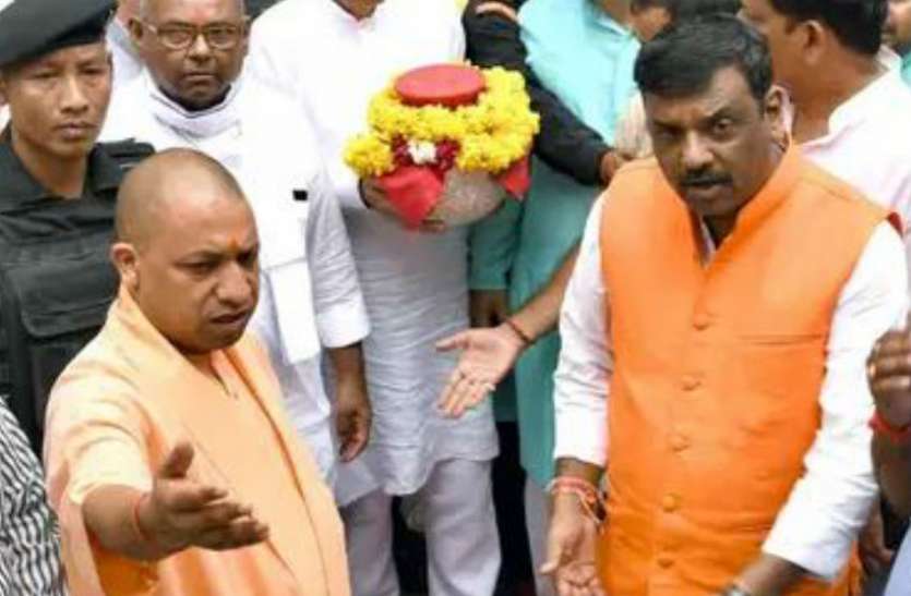 CM Yogi Adityanath चाहते हुए भी अटल जी के पैतृक निवास नहीं पहुंच पाये मुख्यमंत्री योगी आदित्यनाथ, जानिये बड़ा कारण