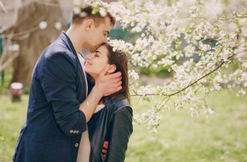 couple इस App के जरिए अपनी गर्लफ्रेंड से करा सकते हैं कोई भी काम