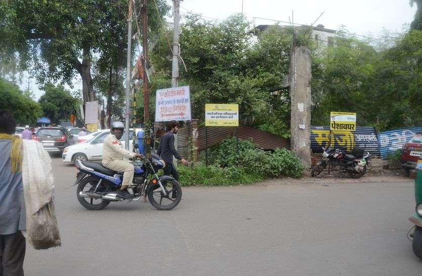 crime शहर में है 41 वन-वे, आम जनता तो दूर पुलिस भी नहीं करती पालन