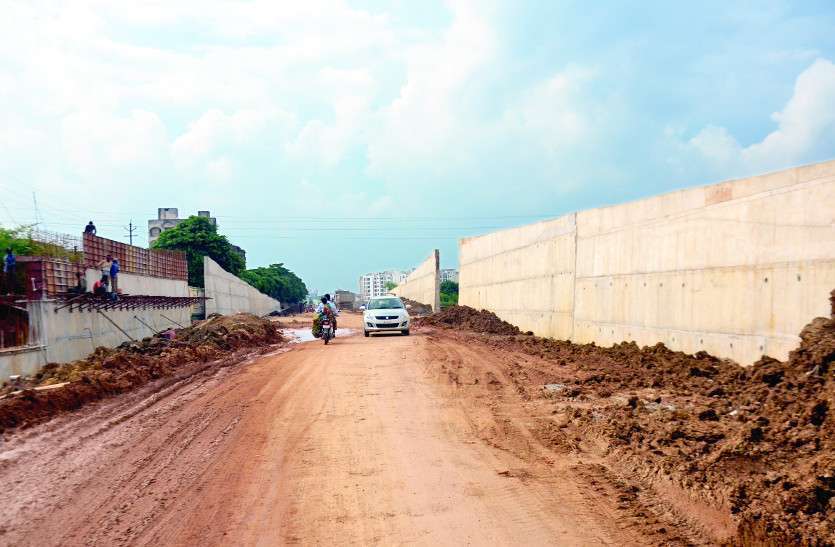 express way एक्सप्रेस-वे पर अंडरपास निर्माण के कारण अमलीडीह-VIP रोड होगा बंद, इन रास्तों से करना होगा सफर