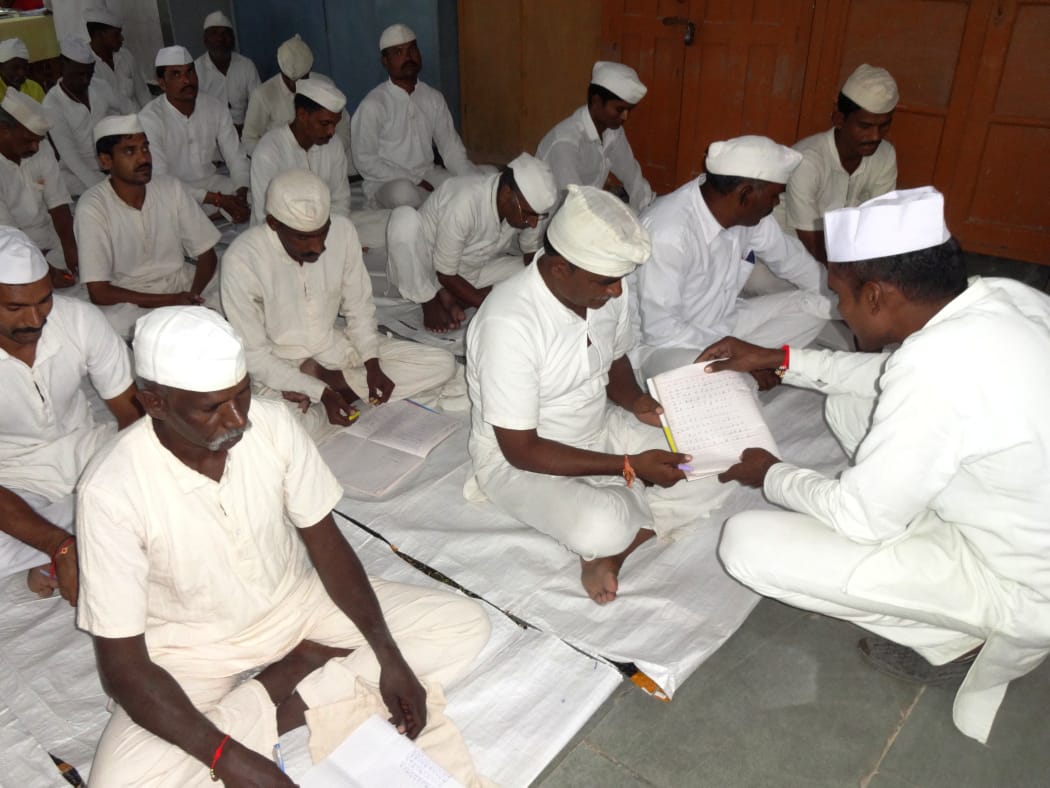 jail जेल में ही हुए शिक्षित, अब अन्य को दे रहे अक्षर ज्ञान
