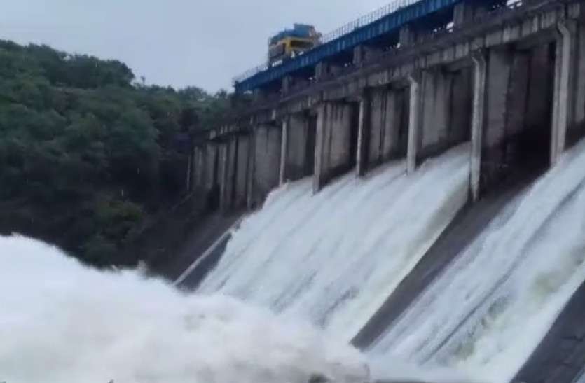 Chhapi dam कोटा संभाग में भारी बारिश, छापी बांध के चार गेट खोले