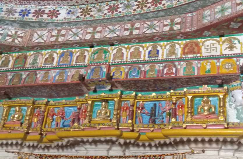 jain temple 1000 साल पुराना मंदिर स्थापत्य कला के लिए है खास