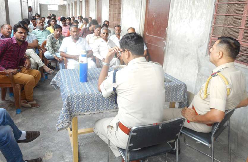 पुलिस अधिकारी सभी को घरों, संस्थानों, मन्दिरों व मस्जिदों में सीसीटीवी कैमरे लगाने चाहिए-एएसपी