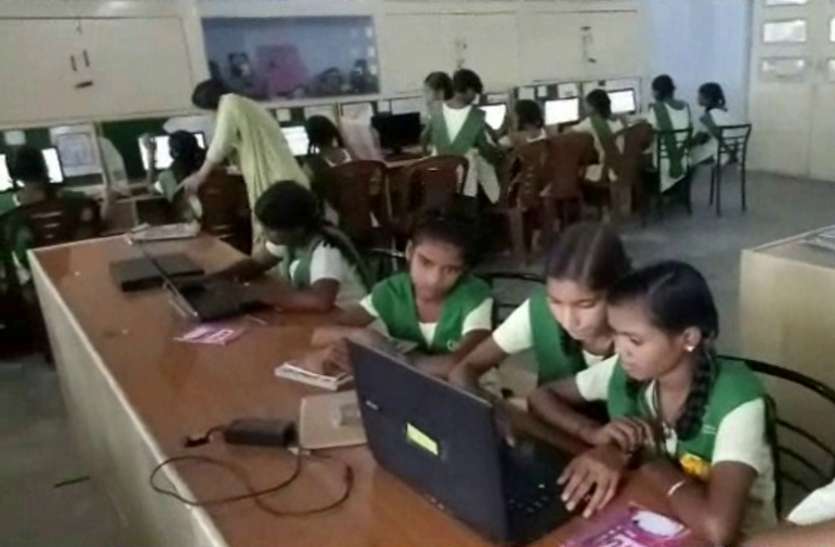 bulandshahr अनोखी पहल: इस स्कूल में पढ़ाई करने के लिए स्टूडेंट्स को रोजाना दिए जाते हैं 10-10 रुपये