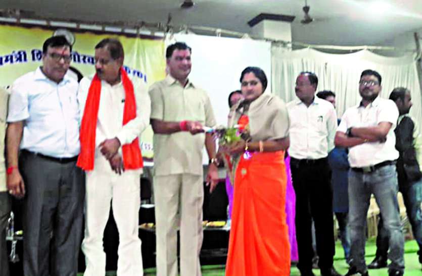system शिक्षक दिवस पर मुख्यमंत्री शिक्षा अलंकरण से पुरस्कृत हुई रूबी