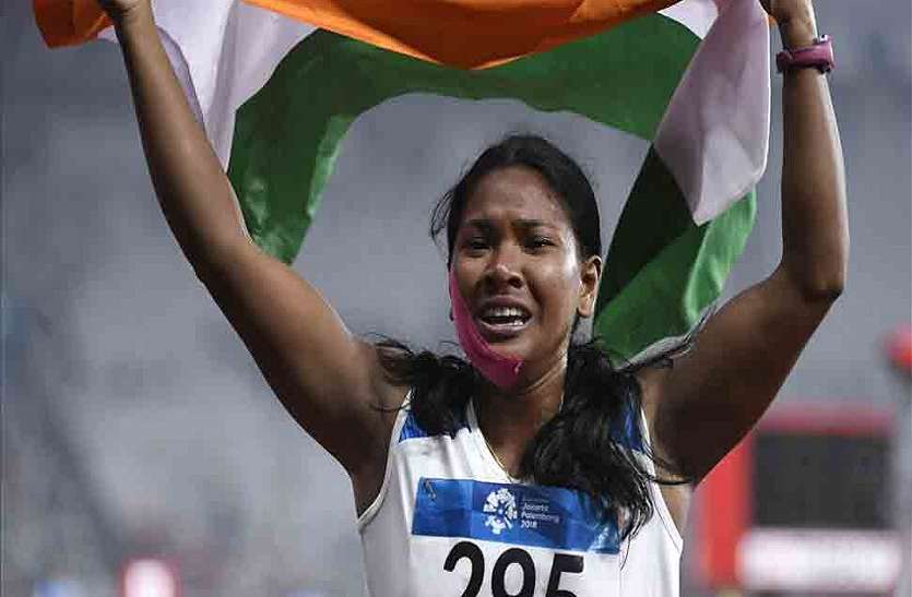 swapna एशियाई खेलों में स्वर्ण पदक जीतने वाली स्वप्ना बर्मन ने बंगाल सरकार से की घर की मांग