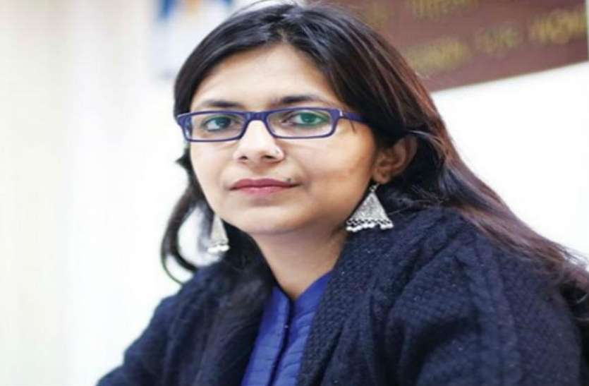 दिल्ली महिला आयोग ने पुलिस के साथ मिलकर अवैध शराब के अड्डे का किया भंडाफोड़, दो गिरफ्तार दिल्ली महिला आयोग ने पुलिस के साथ मिलकर अवैध शराब के अड्डे का किया भंडाफोड़, दो गिरफ्तार