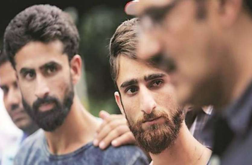 terrorist दिल्ली पुलिस का खुलासा, गिरफ्तार आंतकी यूपी से हथियार खरीदकर लौट रहे थे कश्मीर