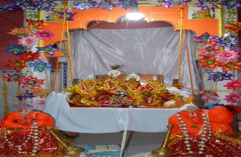 ayodhya अयोध्या के मंदिरों में मनाया गया भगवान श्री कृष्ण का छठ उत्सव