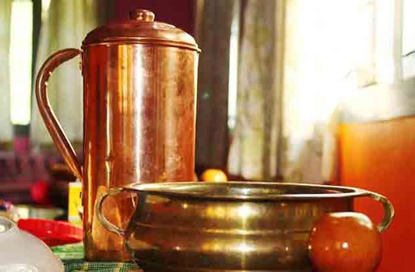 तांबे के बर्तन में न रखें दही व अचार तांबे के बर्तन में न रखें दही व अचार
