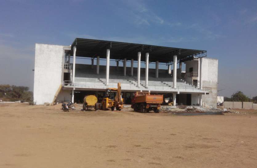 Construction of district stadium in turtle move, two crore project inc कछुए की चाल में जिला स्टेडियम का निर्माण, दो करोड़ की परियोजना तीन साल बाद भी अधूरी