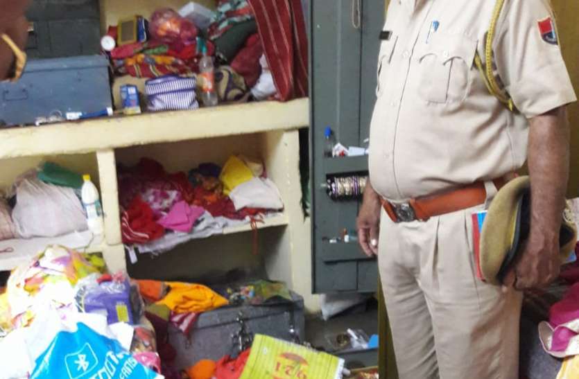 thief in house एक ही रात में 3 घरों में हुई चोरी की वारदात