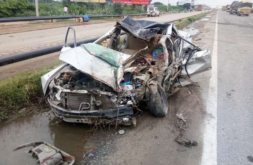 ACCIDENT राजस्थान में NH-8 पर हुआ भीषण सड़क हादसा, कार व ट्रक की भिड़ंत में दो साल के बच्चे सहित छह लोगों की मौत