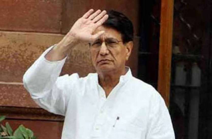 chaudhary ajit singh सेक्युलर मोर्चा की घोषणा के बाद जहां शिवपाल ने की थी रैली, वहीं चौधरी अजीत सिंह ने कर दिया ये ऐलान