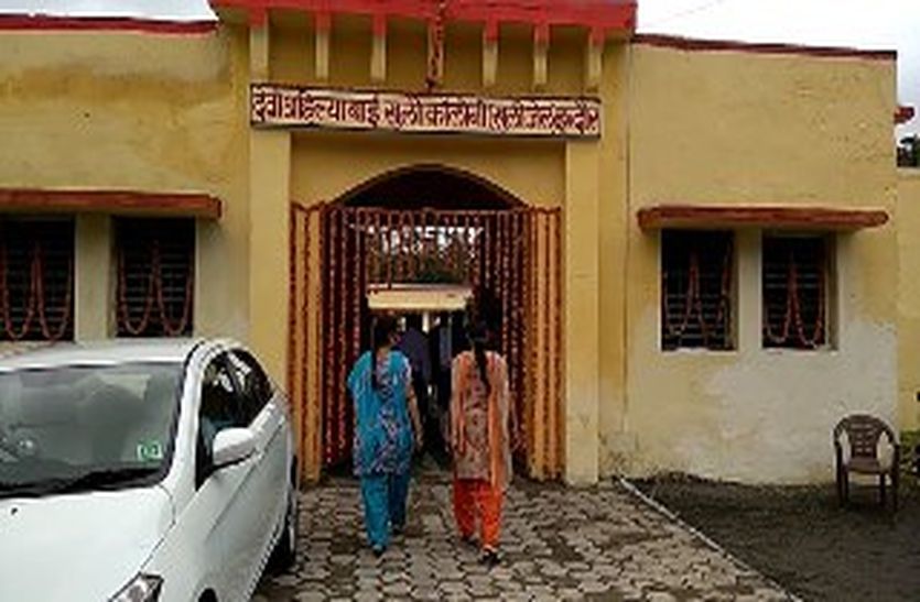 jail opening 10 साल से अधिक सजा काट चुके 8 कैदियों को मिले नवीन कुटीर