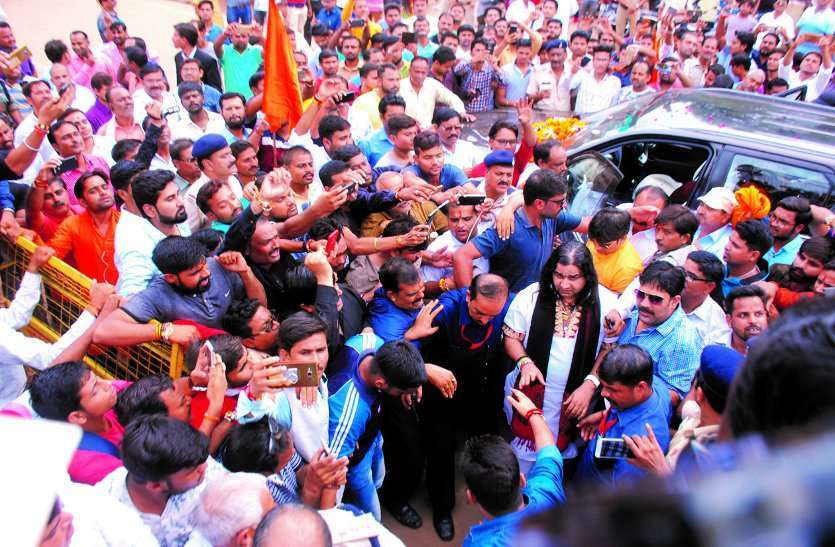 SC ST Act SC ST Act: ठाकुरों के 22 गांव की महापंचायत आज, देवकीनंदन ठाकुर करेंगे बड़ा ऐलान