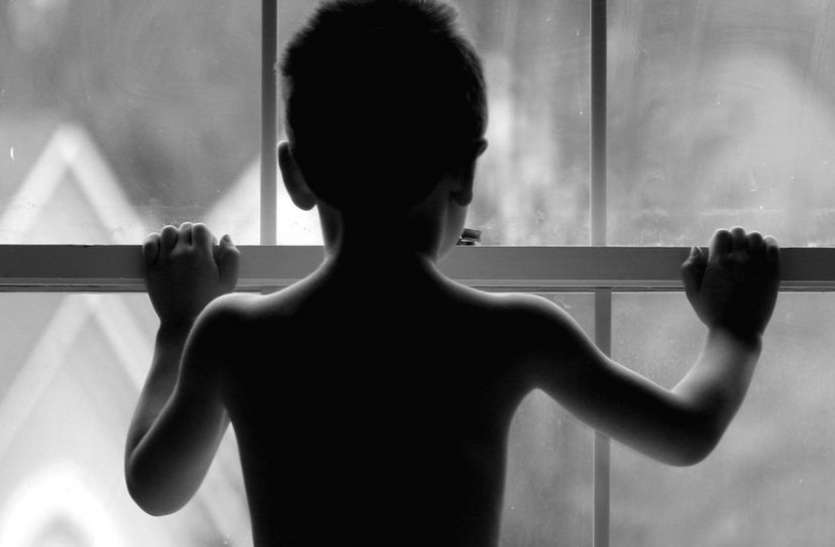 child मलाई नहीं डाली तो मासूम के चेहरे पर फेंक दी खौलती चाय, तड़पता हुआ भागा बच्चा