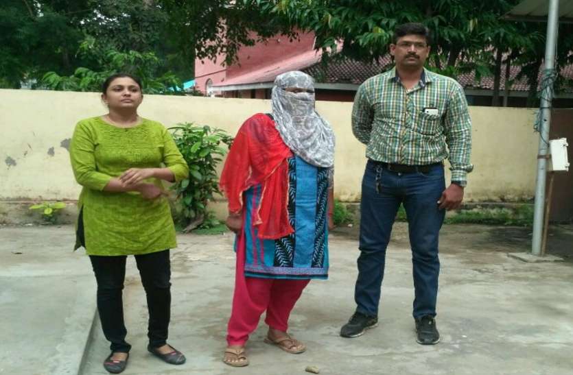 former wife फेसबुक पर फेक प्रोफाइल बना परेशान कर रही पूर्व पत्नी गिरफ्तार