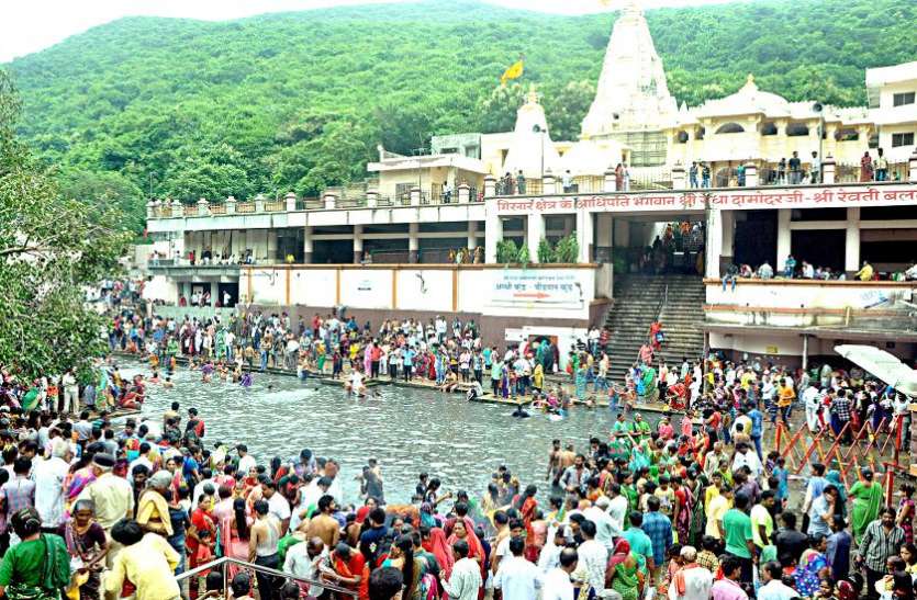 Amavasya Mela अमावस्या मेले में उमड़ा जनसैलाब, पूर्वजों को याद किया