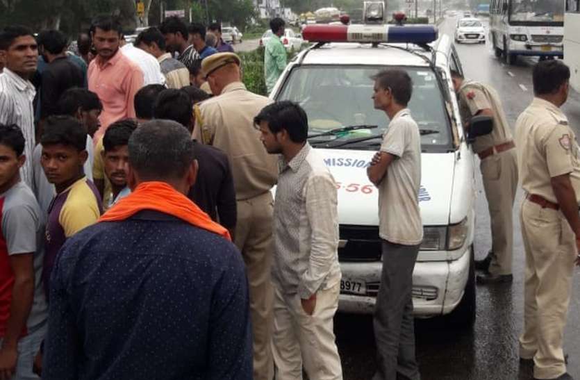 Road accident on Jaipur-Sikar highway जयपुर-सीकर राजमार्ग पर हादसों में दो की मौत, एक घायल