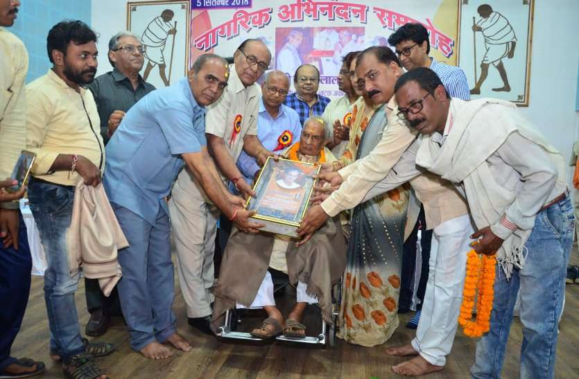 system छत्तीसगढ़ी लोककला को जिंदा रखने वाले खुमान साव का हुआ अभिनंदन