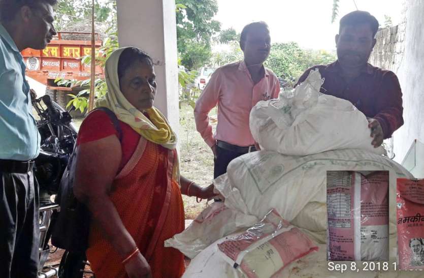 up news किराना की दुकान पर छापेमारी कर एसडीएम ने भारी मात्रा में बरामद किया बाल पुष्टाहार