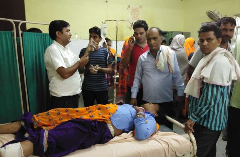 mahwa accident news शोकसभा से लौट रहे थे गांव, टैंकर से भिड़ा जुगाड़