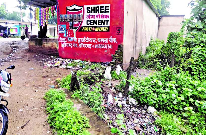 system जगह-जगह बन रहा कचरे का ढेर, पालिका नहीं दे रही ध्यान