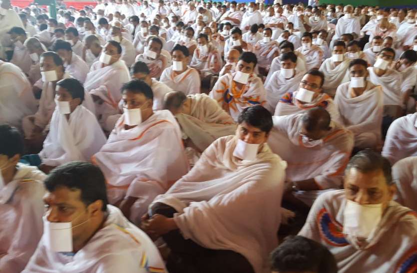 Sadhvi kumudlata pravachan तेले के तपस्यार्थियों का निकला वरघोड़ा