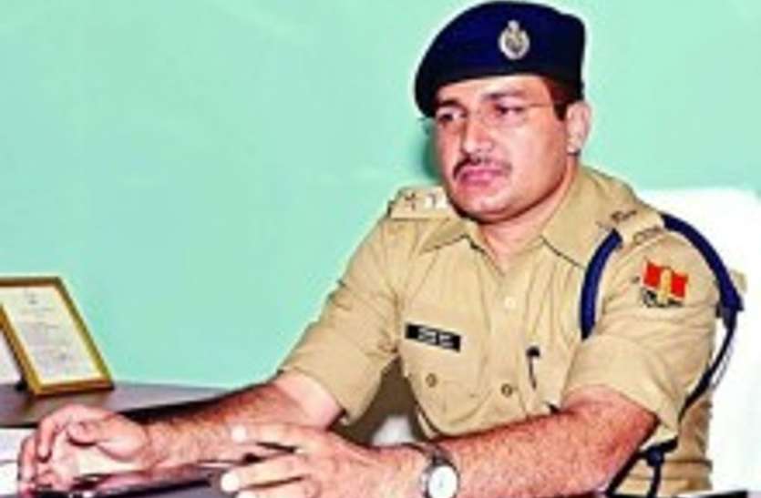 meerut सीएम योगी की पसंद के इस आईपीएस ने आते ही दिखाए एेसे तेवर कि एसी में बैठे थानेदारों को आ गया पसीना