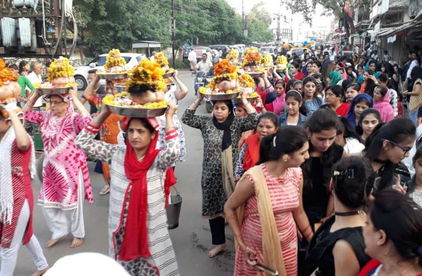 Celebrations on the Festival of the Chaliha Festival, sindhi samaaj, jhulelal, jhulelal mandir, itarsi बहराणा साहिब सिर पर लेकर निकाली शोभायात्रा