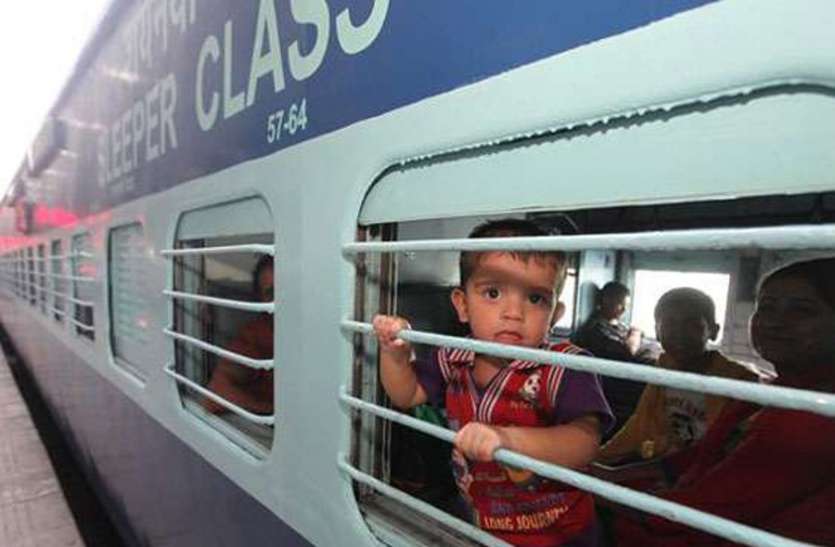 meerut टीटीर्इ ने सैनिक को इतनी सी बात पर फेंक दिया ट्रेन से नीचे, हालत नाजुक, मच गया हड़कंप