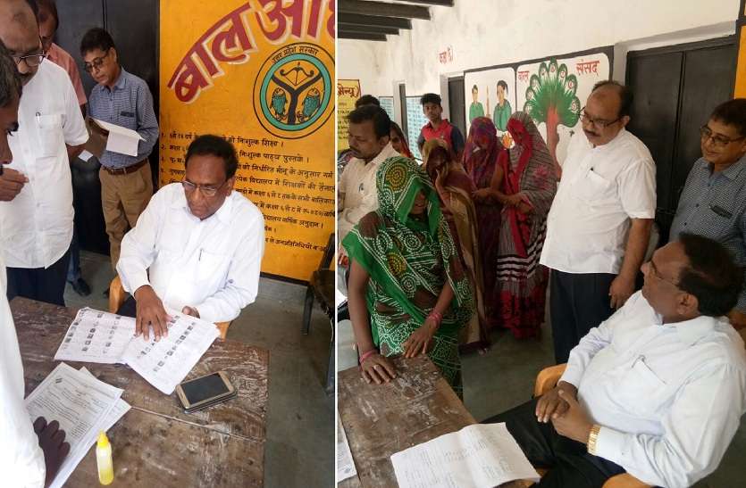 वोटर लिस्ट पुनरीक्षण अभियान शुरू कमिश्नर ने लिया जायजा वोटर लिस्ट पुनरीक्षण अभियान शुरू कमिश्नर ने लिया जायजा