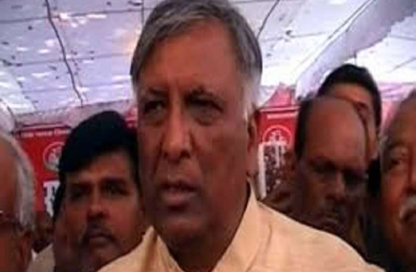 beriya पूर्व राज्यमंत्री शिव कुमार बेरिया ने कहा गंगा नहाने से होता है चर्मरोग