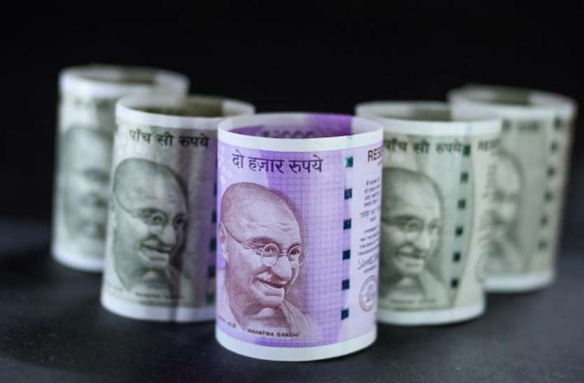 Indian Rupee गिरते रुपये से न हों परेशान, जल्द ही बढ़ेगी बाजार की चमक