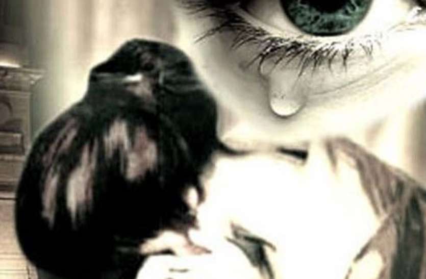 School girl suicide for book in Hamirpur किताब न लाने पर टीचर ने डांटा, तो लड़की ने खुद को कमरे में किया बंद, और लगी ली आग