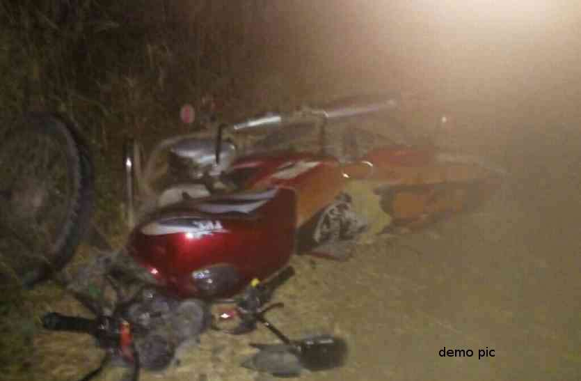 accident news तेज रोशनी से ट्रक ड्राइवर को नहीं दिखी बाइक और मार दी टक्कर, दो भाइयों की हुई दर्दनाक मौत
