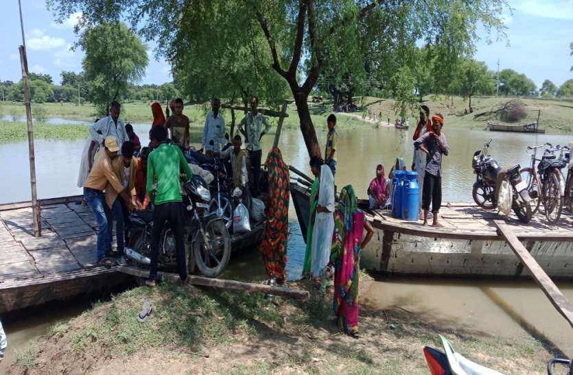 chitrakoot यमुना नदी का जलस्तर बढ़ा, ग्रामीण इलाकों का मुख्य मार्गों से सम्पर्क कटा