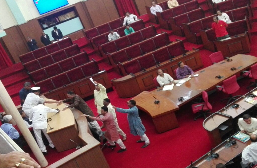 odisha assembly ओडिशा मॉनसून सत्र live: शोरगुल के बीच विधानसभा की बैठक स्थगित